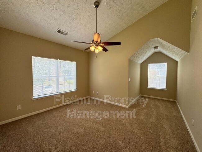 Building Photo - 525 Dot Dr