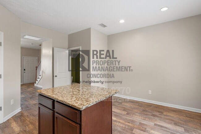 Building Photo - 1702 Sprucedale Dr