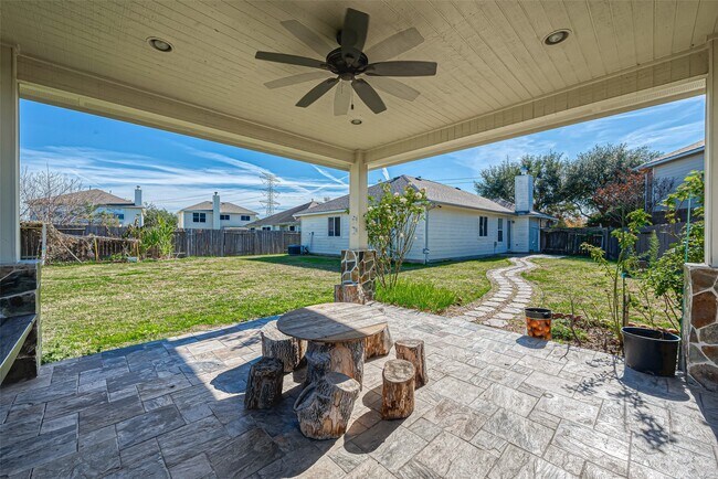 Building Photo - 11015 WARATH Oak Ct