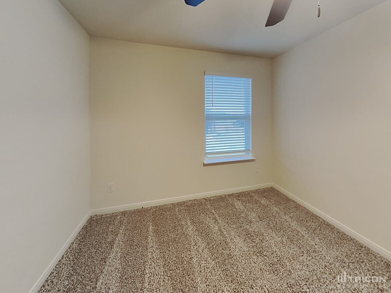 Building Photo - 921 Mallorie Ln