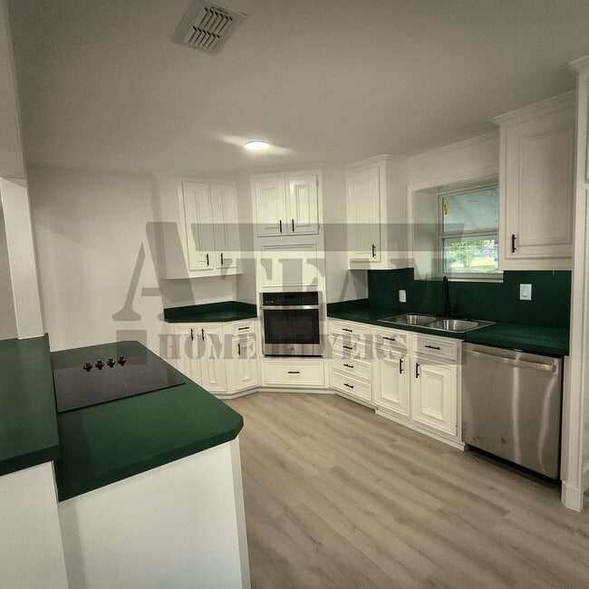 Building Photo - Fully remodeled 4-bedroom, 2-bathroom home