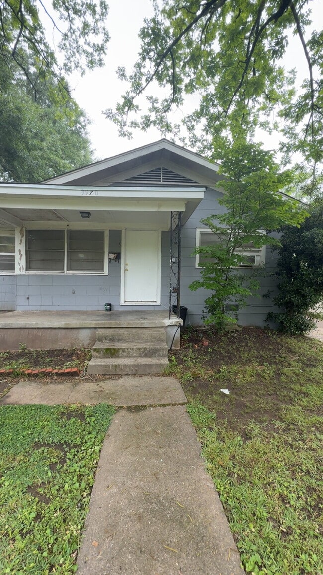 Building Photo - Affordable Duplex in Fondren!