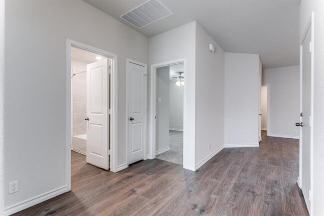 Building Photo - 21042 Gravel Keep