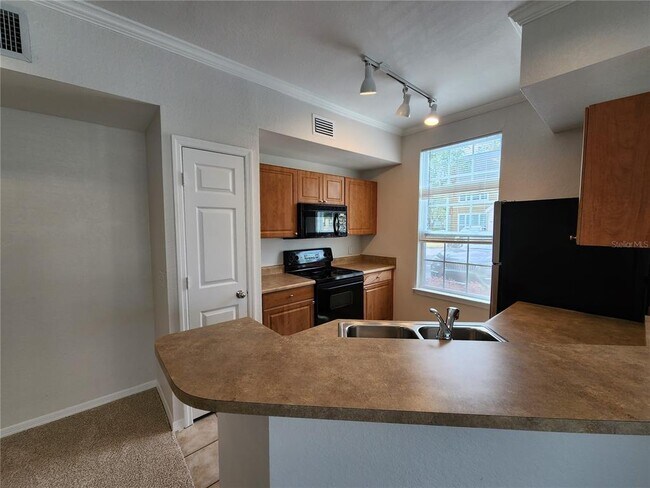 Building Photo - 5500 Rosehill Rd
