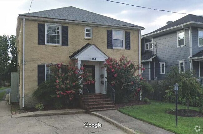 Building Photo - 104 Stewart Ave
