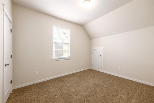 Building Photo - 1925 Littlefield St