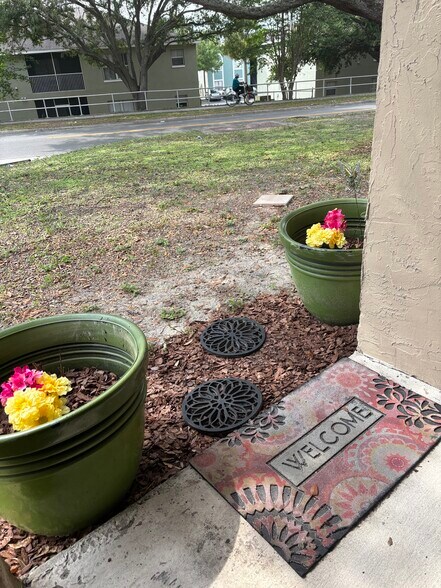 Entrance for short term rentals - 5433 Brookswood Way