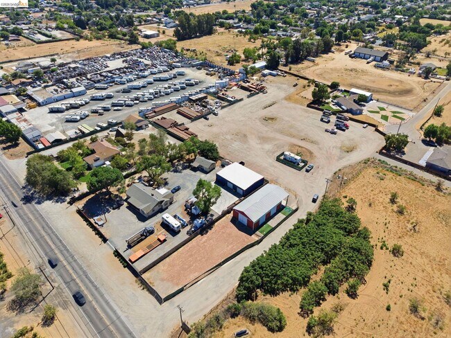 Building Photo - 59 Old Stagecoach Rd