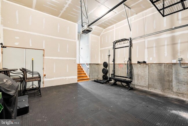 Building Photo - 921 Grundy St