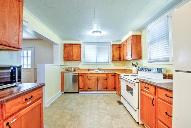 Building Photo - 1624 Edgemont Ave