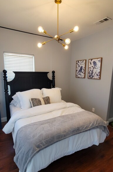 Building Photo - 2831 42nd St