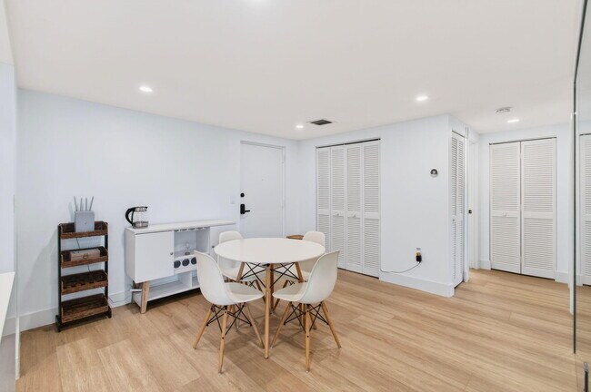 Building Photo - 50 SW 3rd Ave