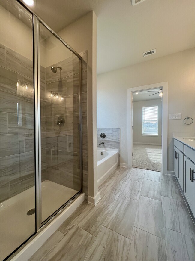 Building Photo - 14426 Daphne Bnd