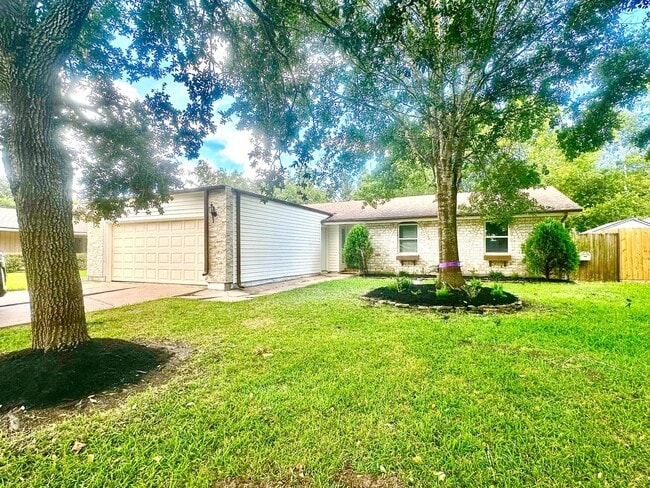 Building Photo - 16927 Hibiscus Ln