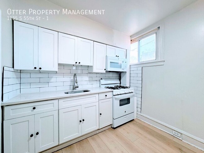 Building Photo - 1135 S 55th St