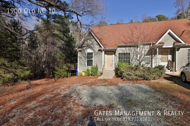 Primary Photo - Cute Duplex unit on Old NC10 in Hillsborough