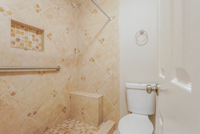 Building Photo - 658 Brightview Dr