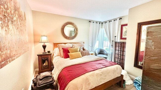 Building Photo - Beautifully Upgraded Single Story in the P...