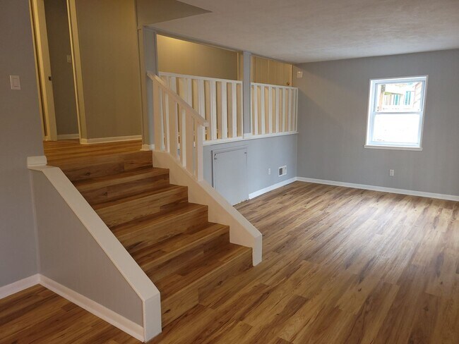 Building Photo - 357 Gilmore St