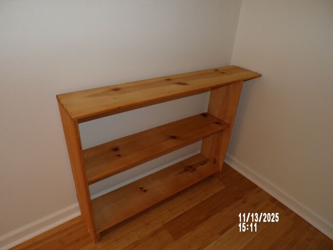 Building Photo - Charming house close to parks