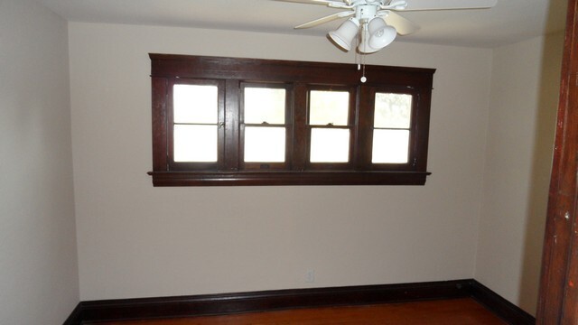 Building Photo - Charming craftsman home located in the hig...