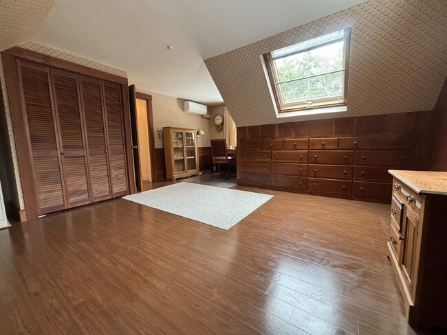 Building Photo - 104 Woodland Rd