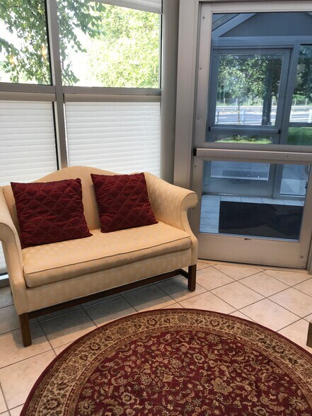 Building Photo - 1522 VFW Pkwy