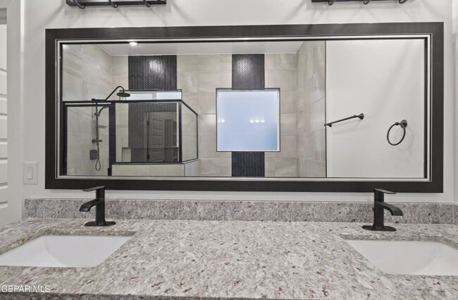 Building Photo - 13832 Paseo de Loma Ct