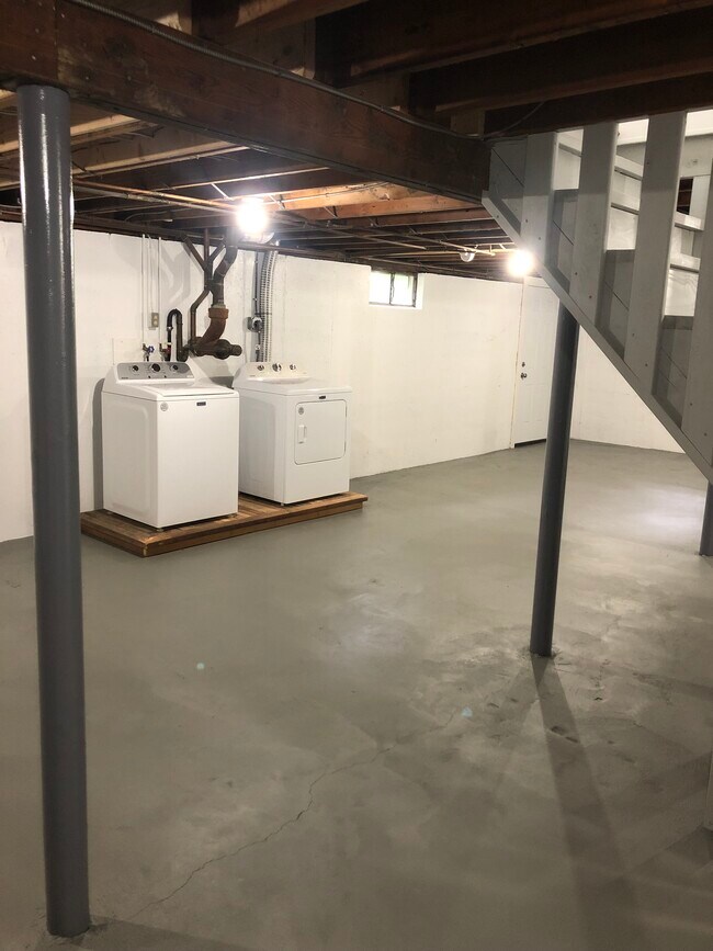 basement , laundry - 17 Borough Ln