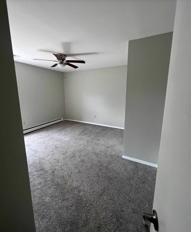 Building Photo - 1135 Hunters Woods Dr