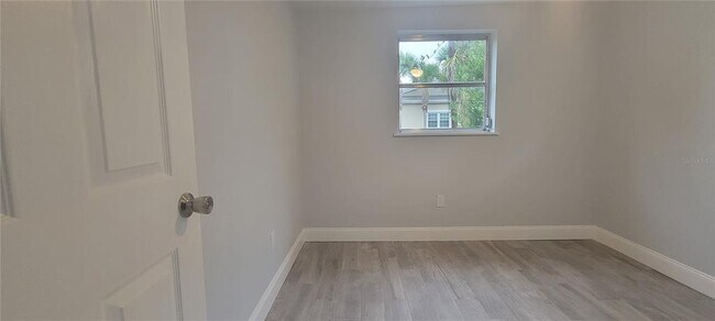 Building Photo - 224 8th Ave N