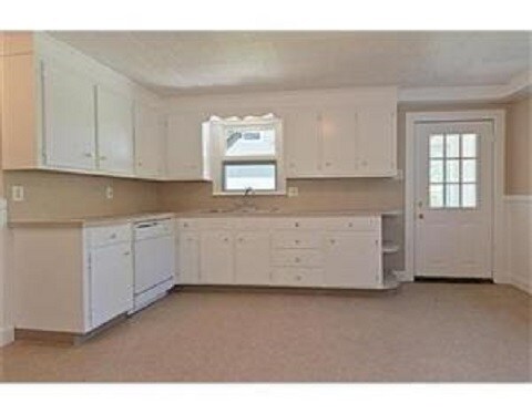 Building Photo - 16 Gates Ct