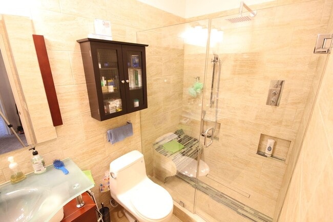 Building Photo - Furnished 3 Bedroom UTC/La Jolla Townhome