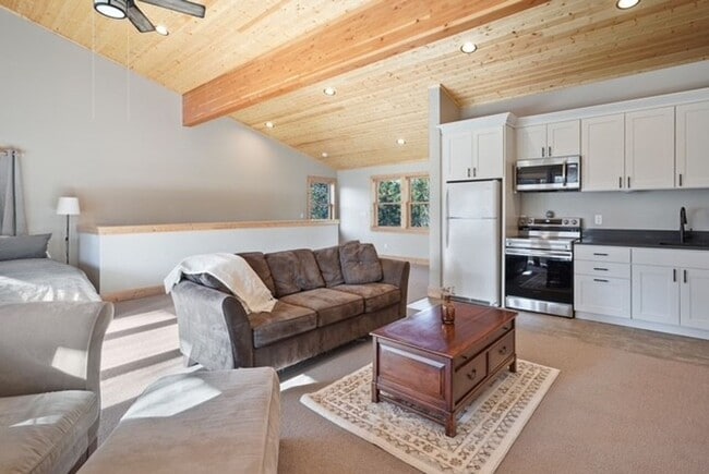 Building Photo - 15120 Yellow Pine Lp