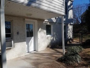 Building Photo - Stunning Remodeled 2 bed 1 bath duplex loc...