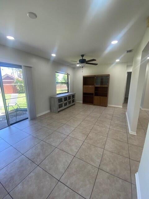Building Photo - 1100 Cameo Cir