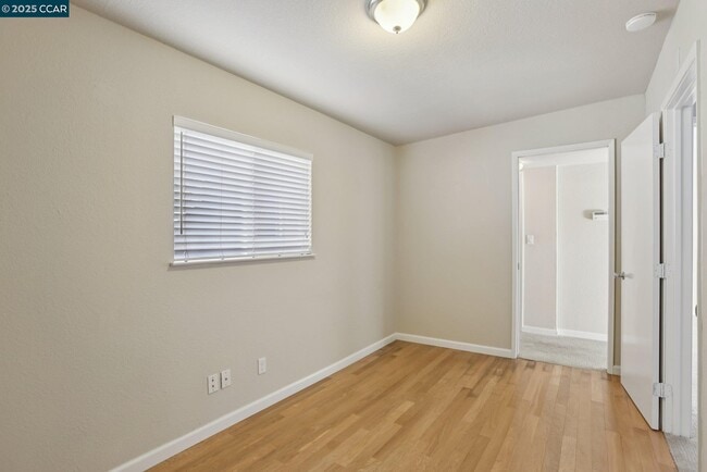 Building Photo - 1035 Alta Mesa Dr