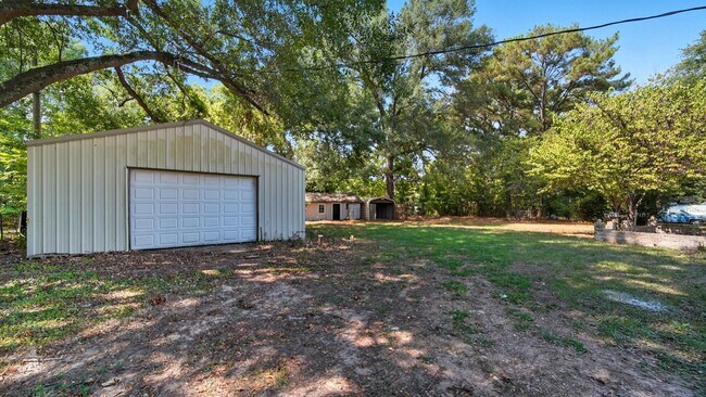 Building Photo - 1517 Michael St