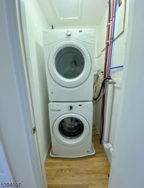 Building Photo - 97 Walnut St