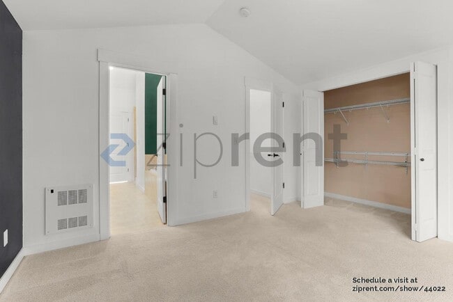 Building Photo - 10544 Midvale Ave N