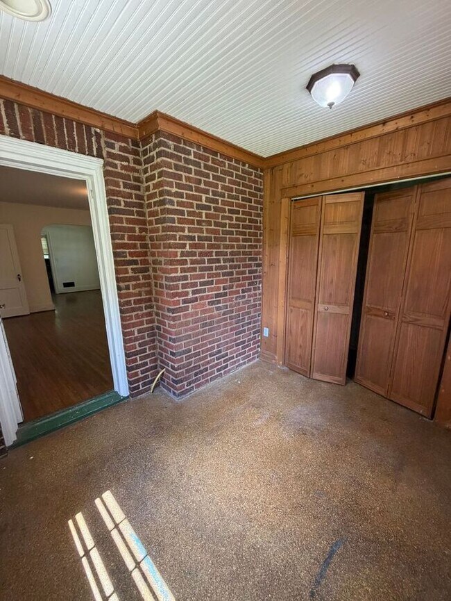 Building Photo - T.R. Lawing Realty Property