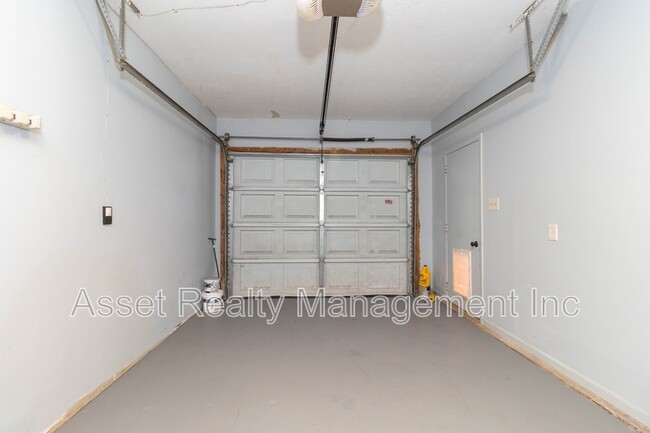 Building Photo - 6601 Bay Cir Dr