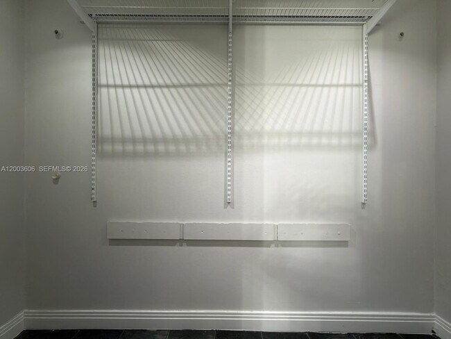 Building Photo - 1325 NW 11th Ct