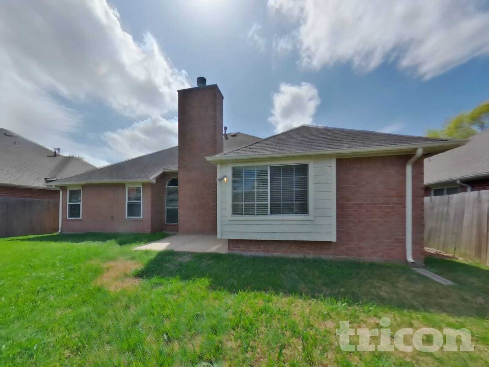 Building Photo - 814 Robins Way