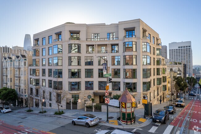 Primary Photo - Crescent Nob Hill