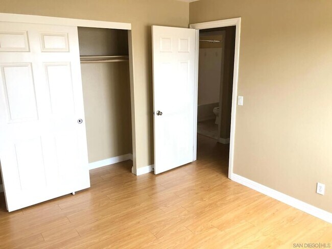 Building Photo - 7280 Hyatt St