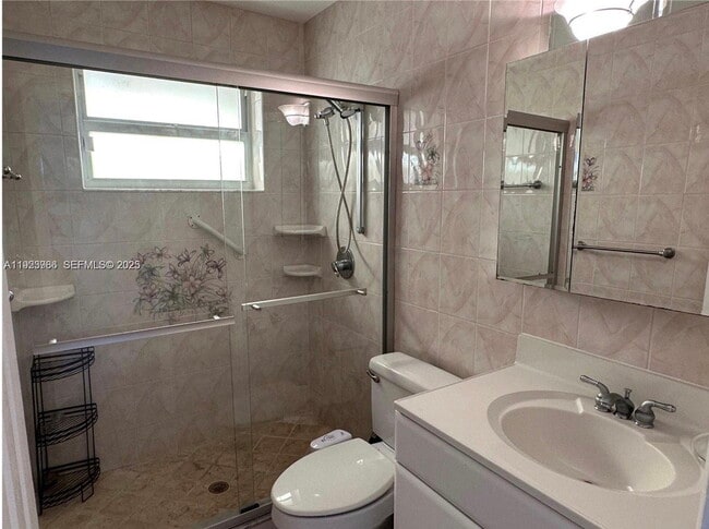 Building Photo - Southeast 4th Street, Dania Beach, FL 33004 - 3 BR 2 BA single-family home