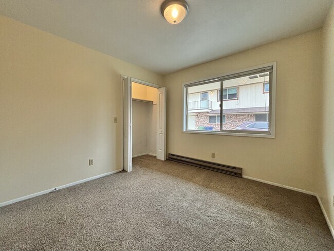 Building Photo - 1309 E 30th Ave