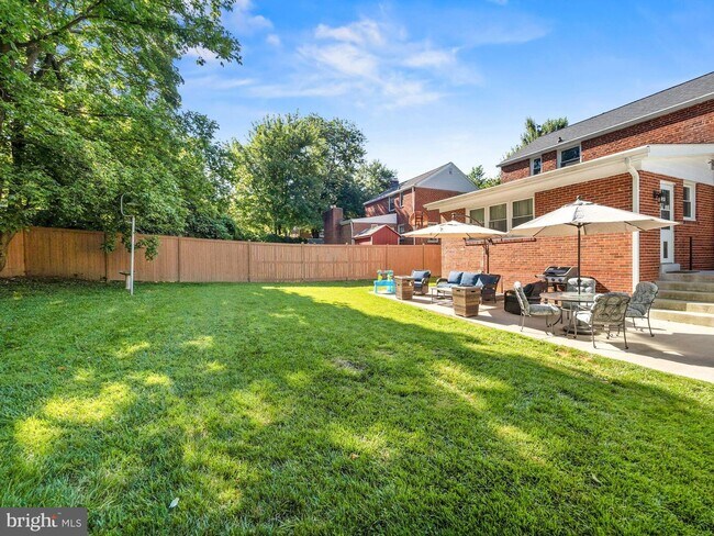 Building Photo - 2605 Arcola Ave