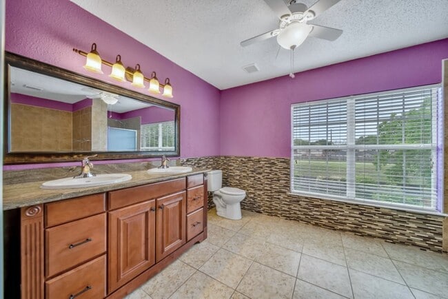 Building Photo - 3006 Mesquite Dr